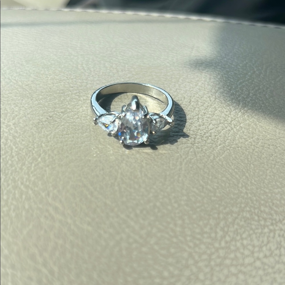 Elegant Silver Ring with Clear Gemstones